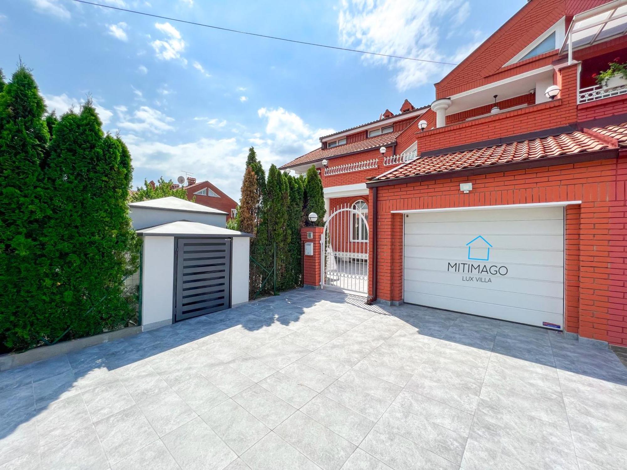 Lux Villa Mitimago Nis Luaran gambar